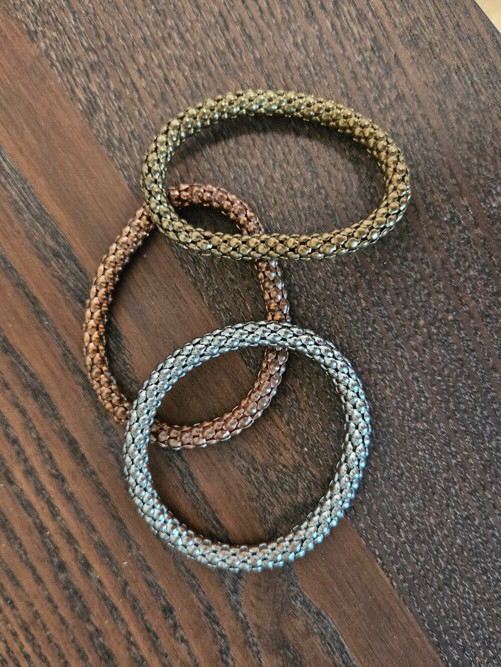 Metallic stretch bracelets - Picture 3 of 4